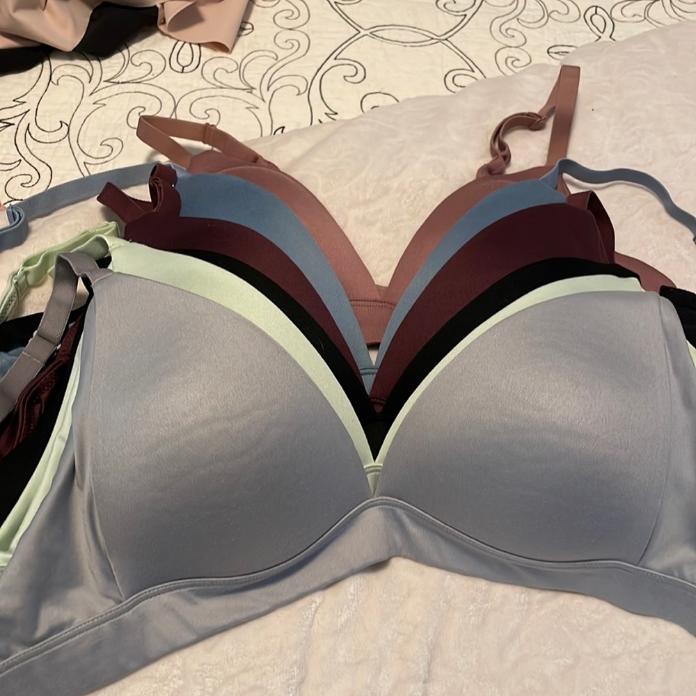 Set of 6 Auden Bras Lightly Padded Wire Free